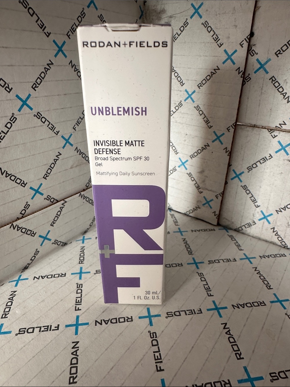 Rodan + Fields Unblemish Invisible Matte Defense Gel - White & Purple Packaging